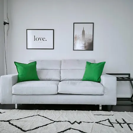 Just Urban - Stylish And Spacious 90 Sqm Flat - 5 Min To M1 And M2 *