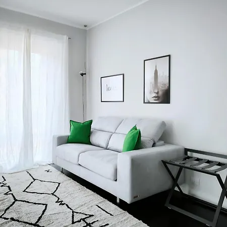 Apartment Just Urban - Stylish And Spacious 90 Sqm Flat - 5 Min To M1 And M2
